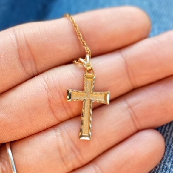 1/20 14kt GF Cross Pendant Necklace - Picture 2 of 8